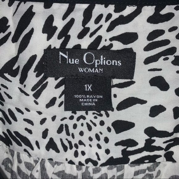 Nue Options 1X 3/4 sleeve animal print blouse - Picture 6 of 7